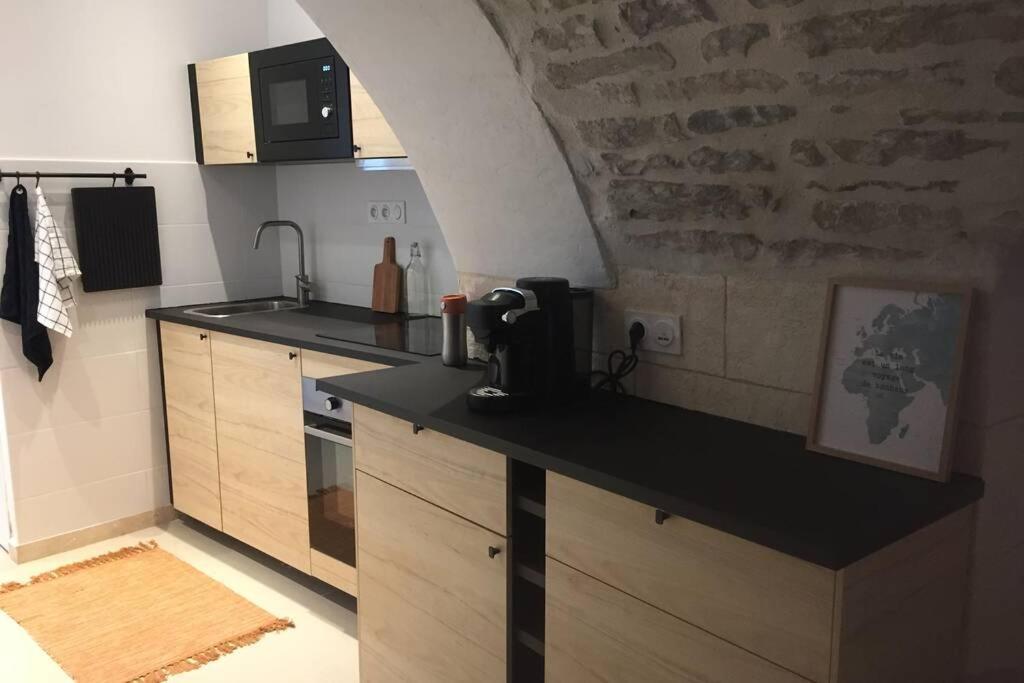 Studio Tout Equipe Apartment Marguerittes Bagian luar foto